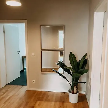 Geraeumig, Zentral, Messe Nah! Be1r